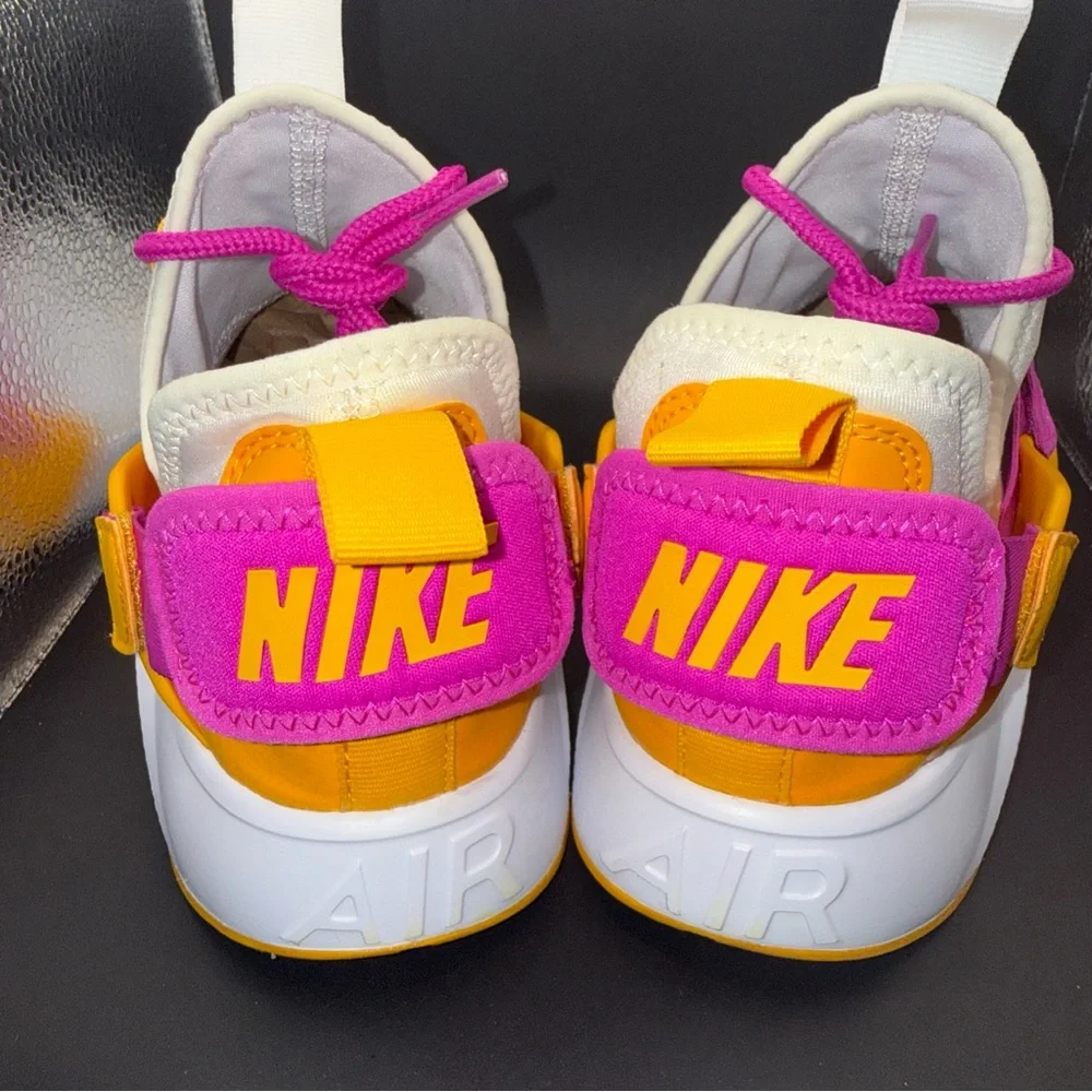 Size 8.5 - Nike Air Huarache City Low White Fuschia Wmns, Clean, With Box, Great - Picture 3 of 10